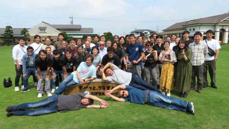 みわか三水亭にて集合写真。